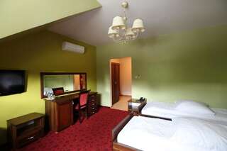 Курортные отели Malutkie Resort - Centrum Rekreacyjne Радомско Апартаменты с кроватью "king-size"-9